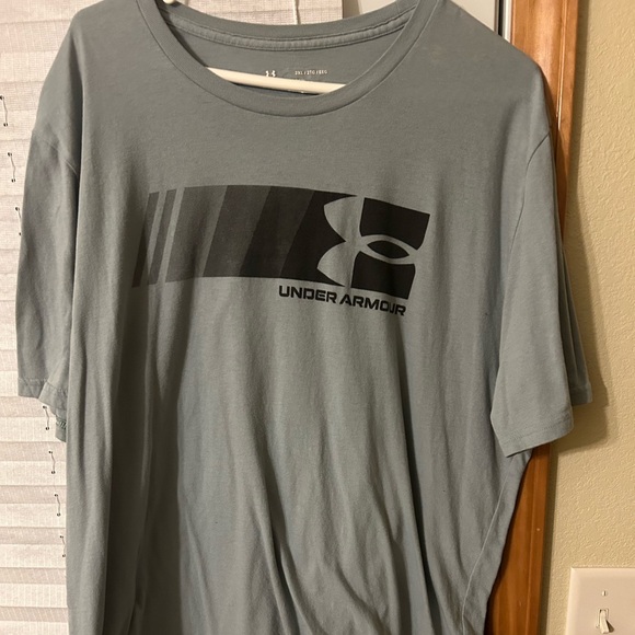 Men’s Under Armour Tshirt - Picture 2 of 2